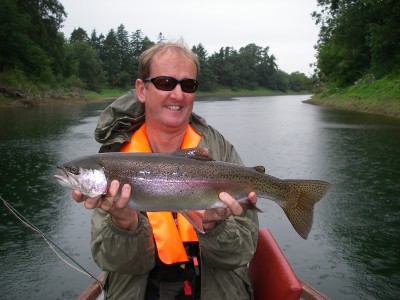 Mark Thomnpson's 4lb rainbow from Litton